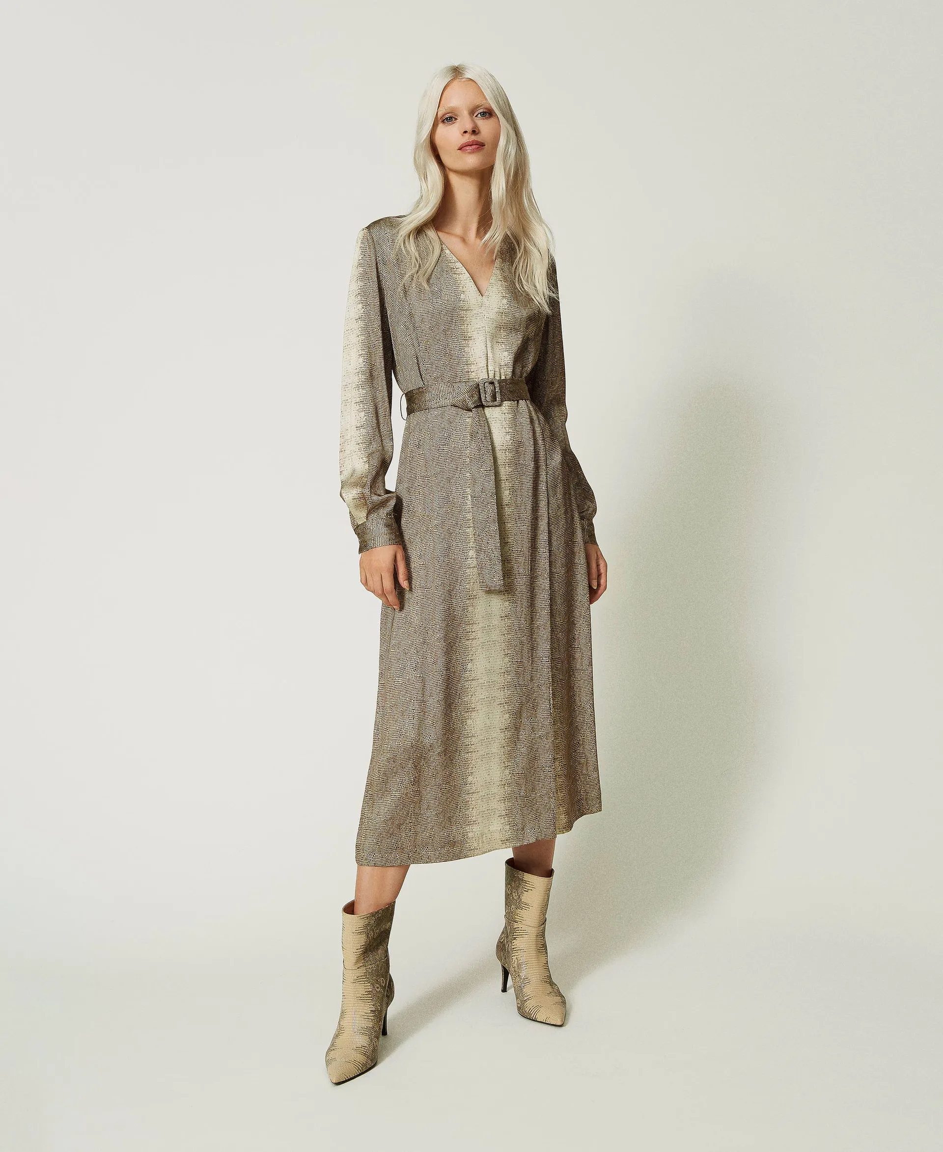 Robe longue en satin avec imprimé lézard