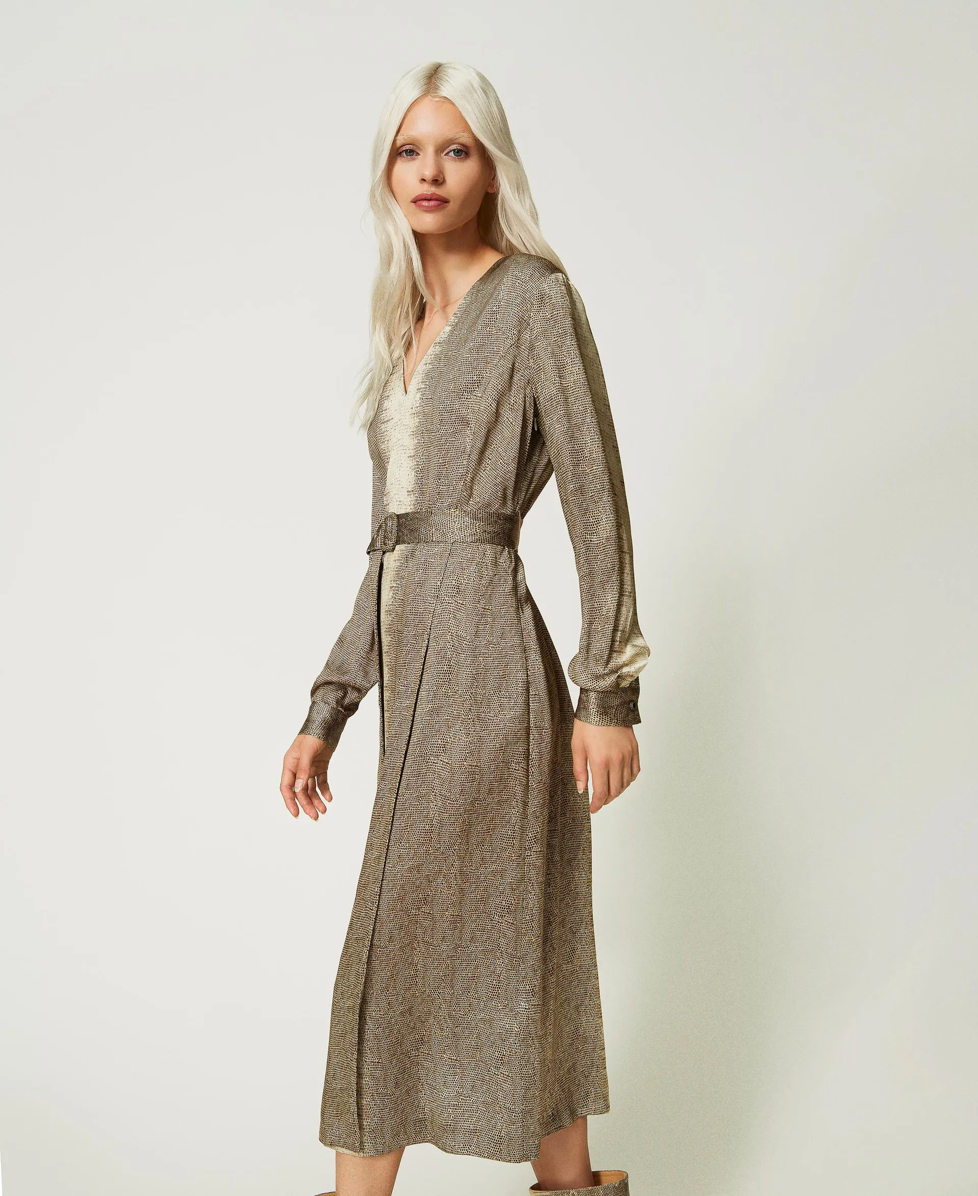 Robe longue en satin avec imprimé lézard