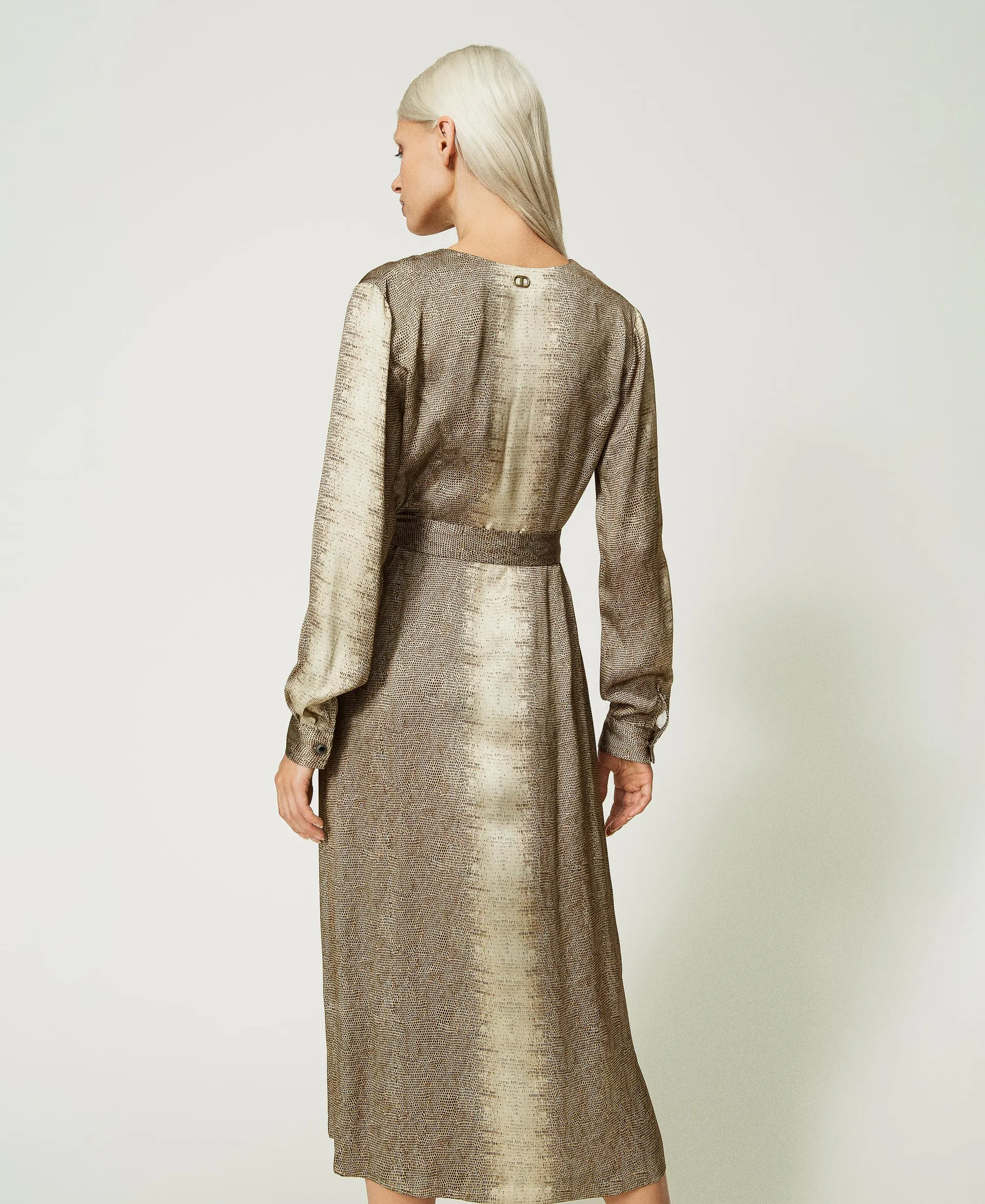 Robe longue en satin avec imprimé lézard