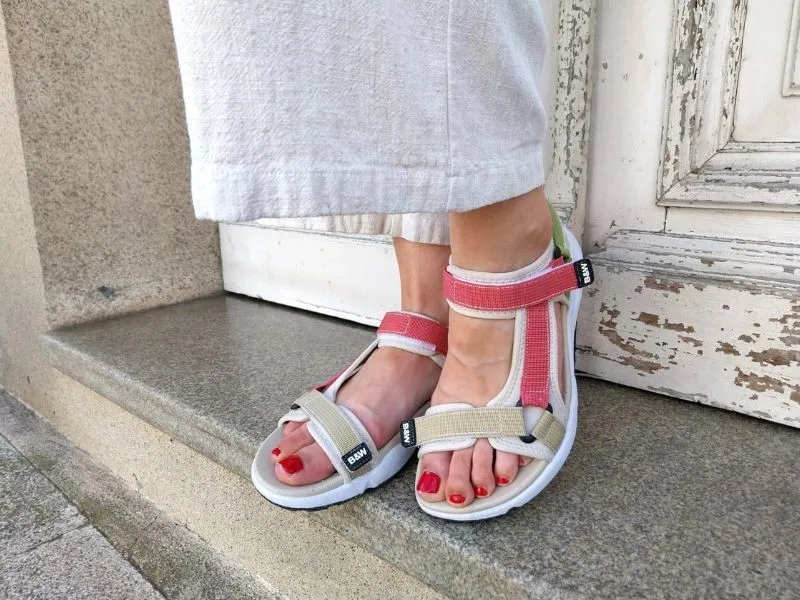 SANDALIA DEPORTIVA CON VELCRO BREAK & WALK EN COLOR BEIGE BWSH360003