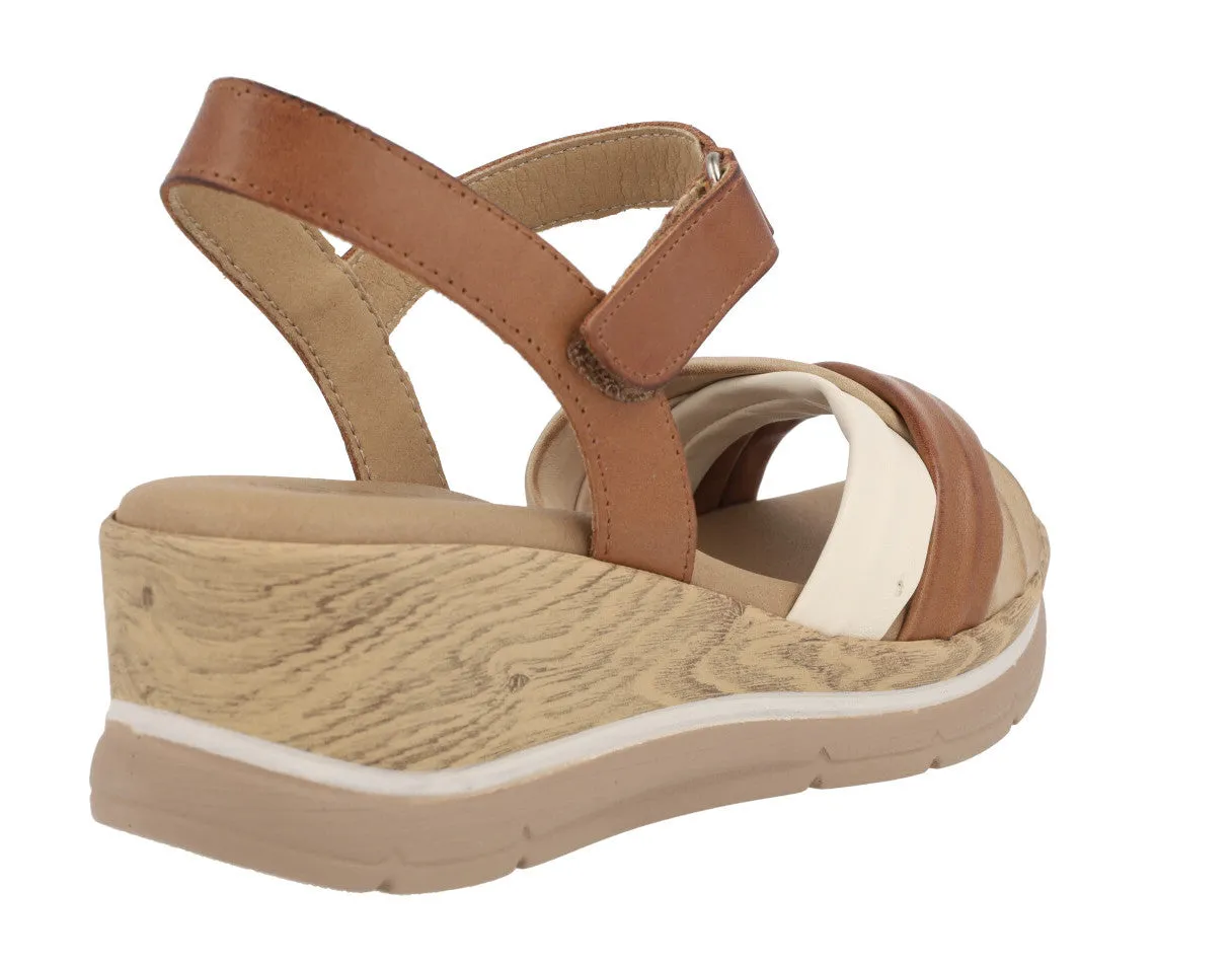 Sandalias de piel en combinado de color con cierre de velcro