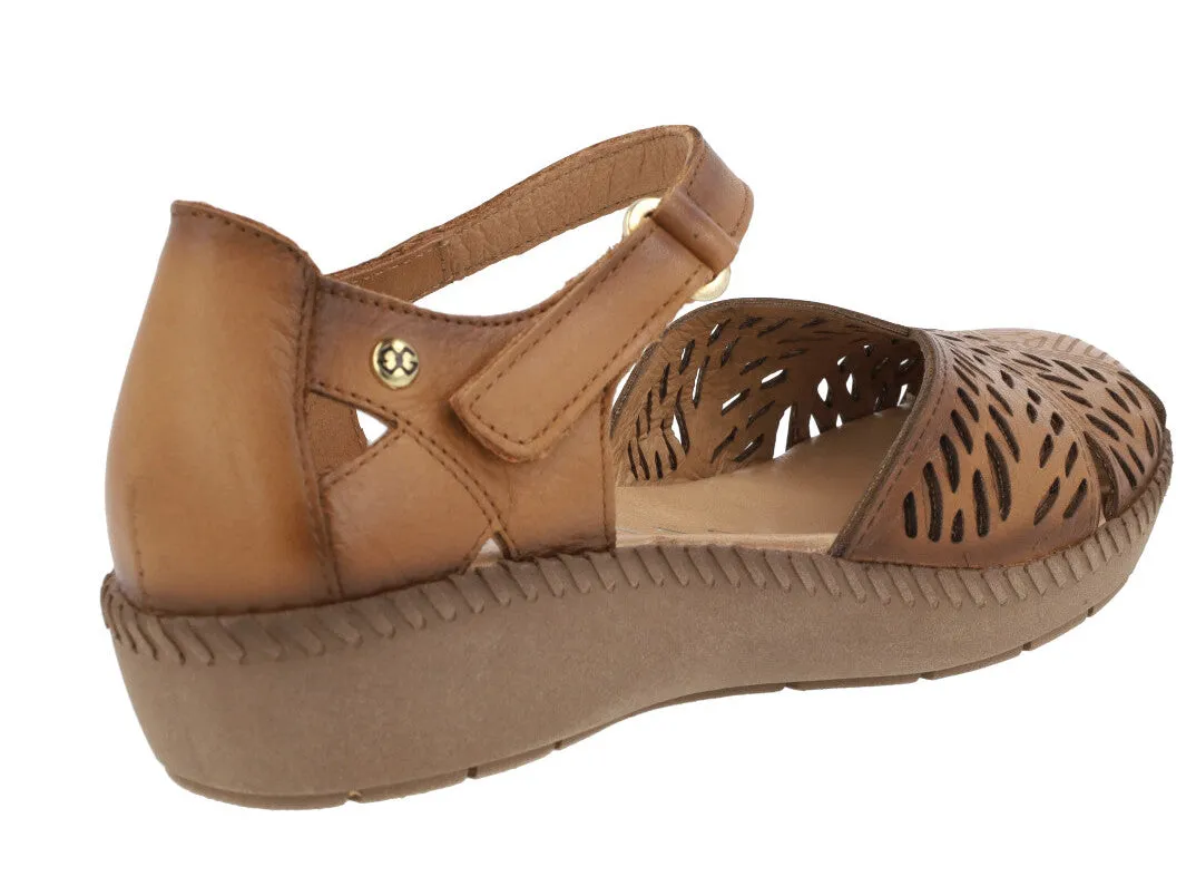 Sandalias de piel troqueladas con tira de velcro para mujer