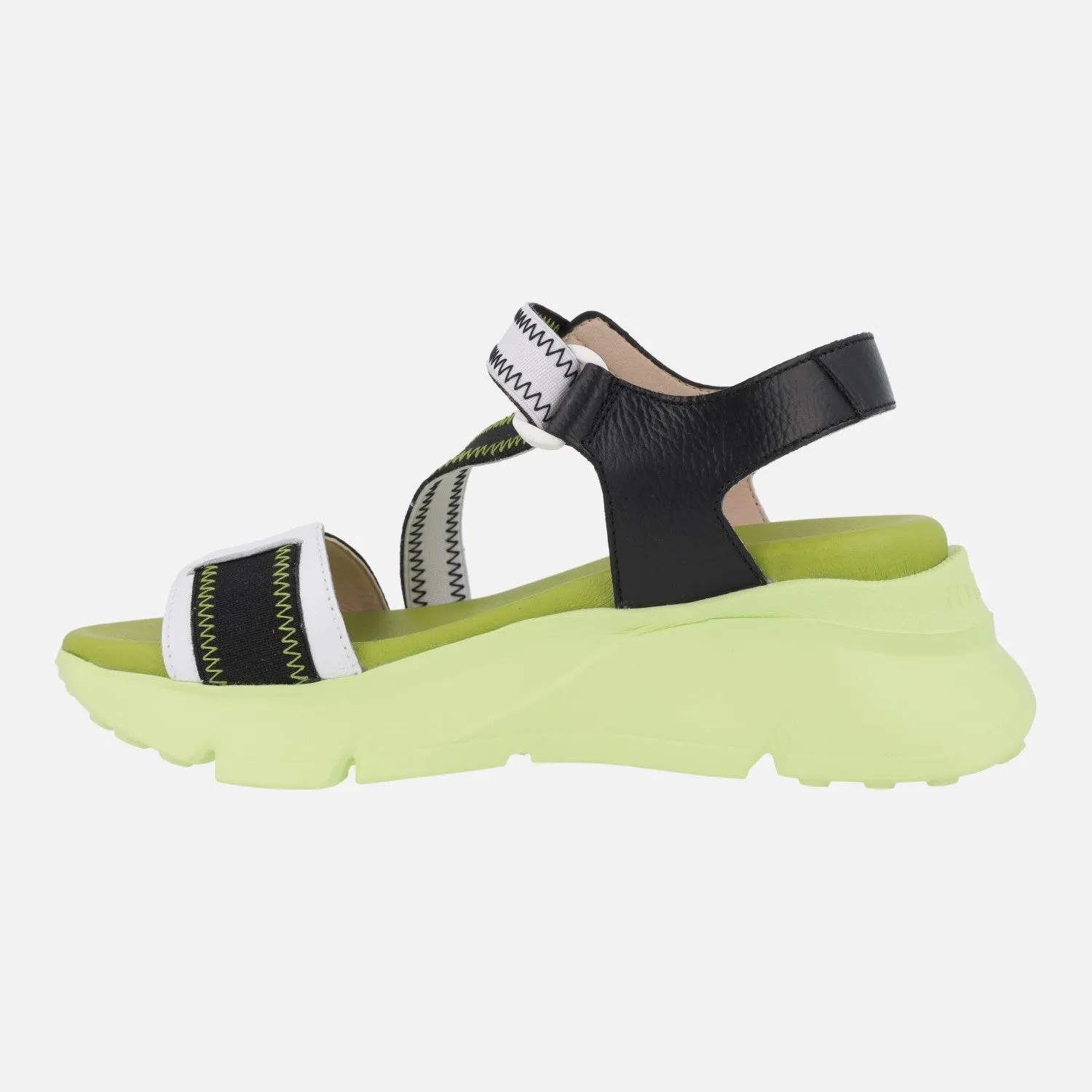 Sandalias Hispanitas con piso volumen y cierre de velcro