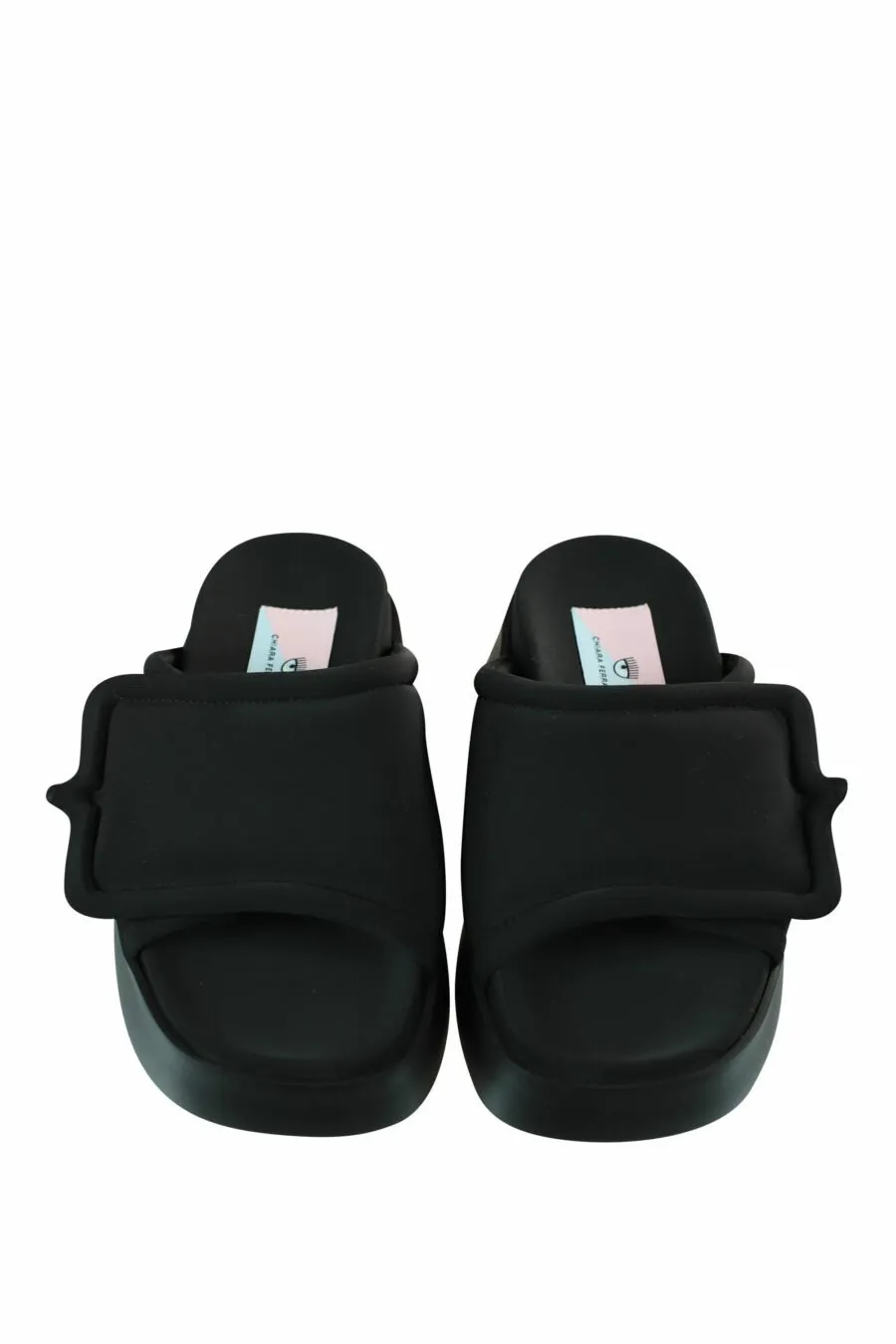 Sandalias negras con velcro y plataforma negra