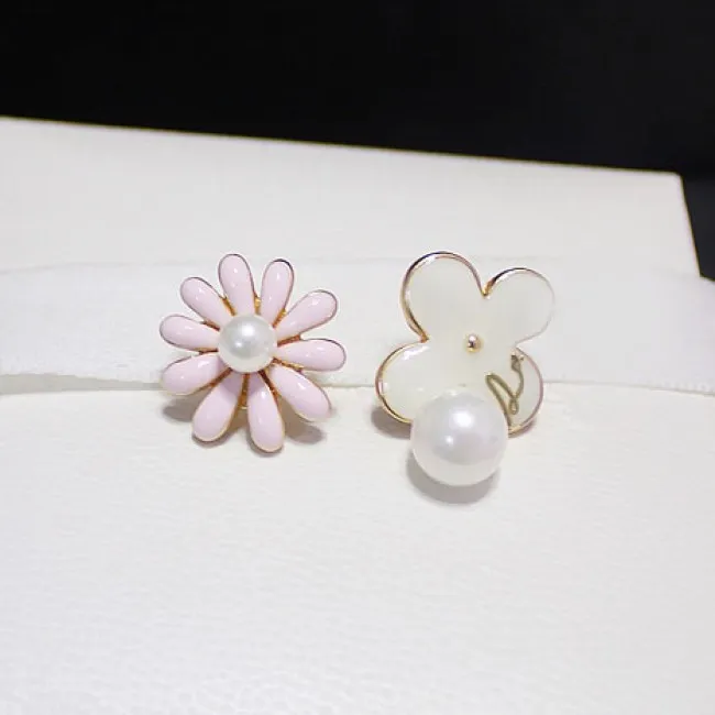 Sweet Cute Daisy Flower Pearl Pendant Asymmetric Fashion Earrings