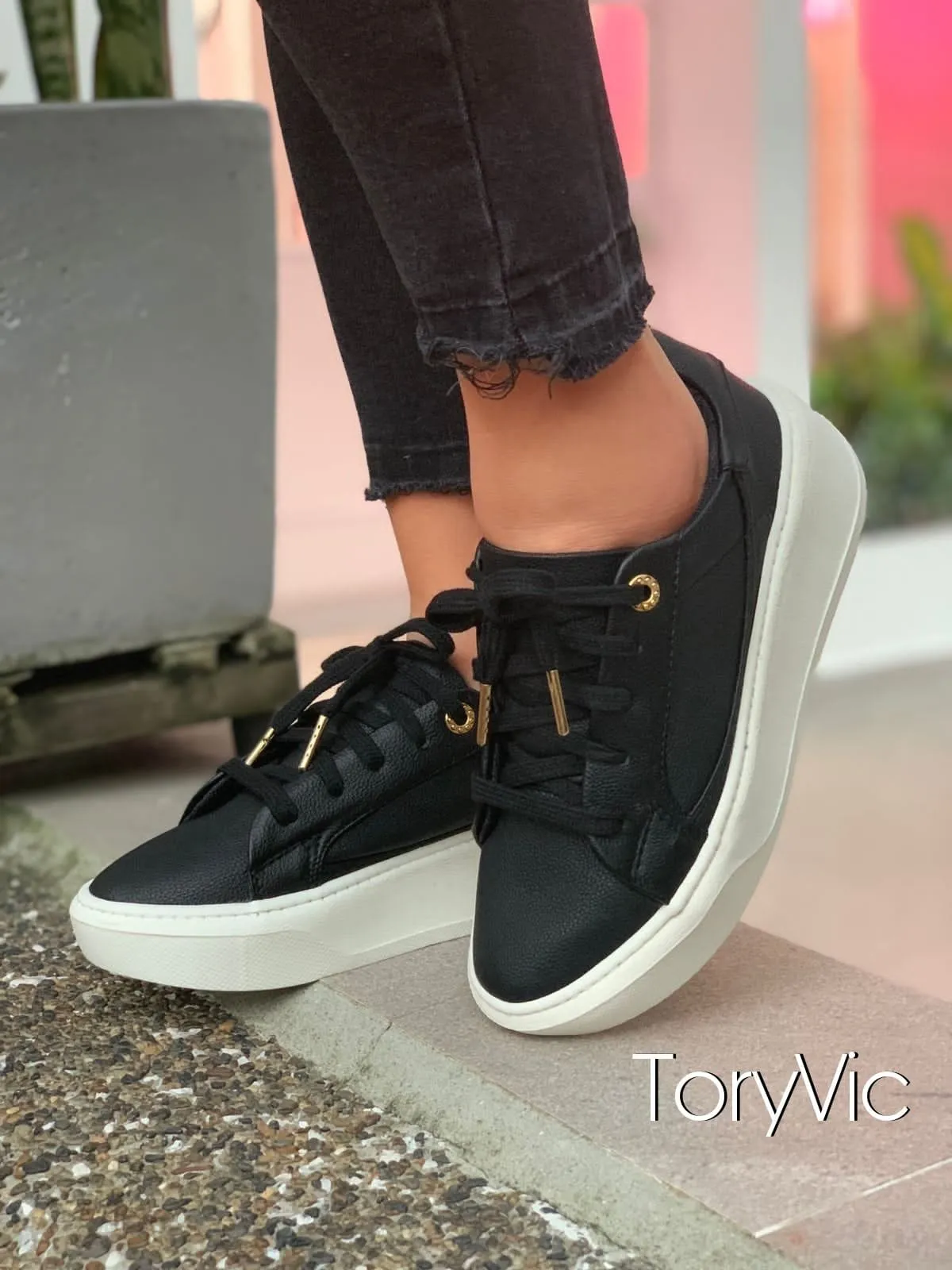 TENIS DE MUJERBROOKLYN NEGRO (ULTIMAS TALLAS)