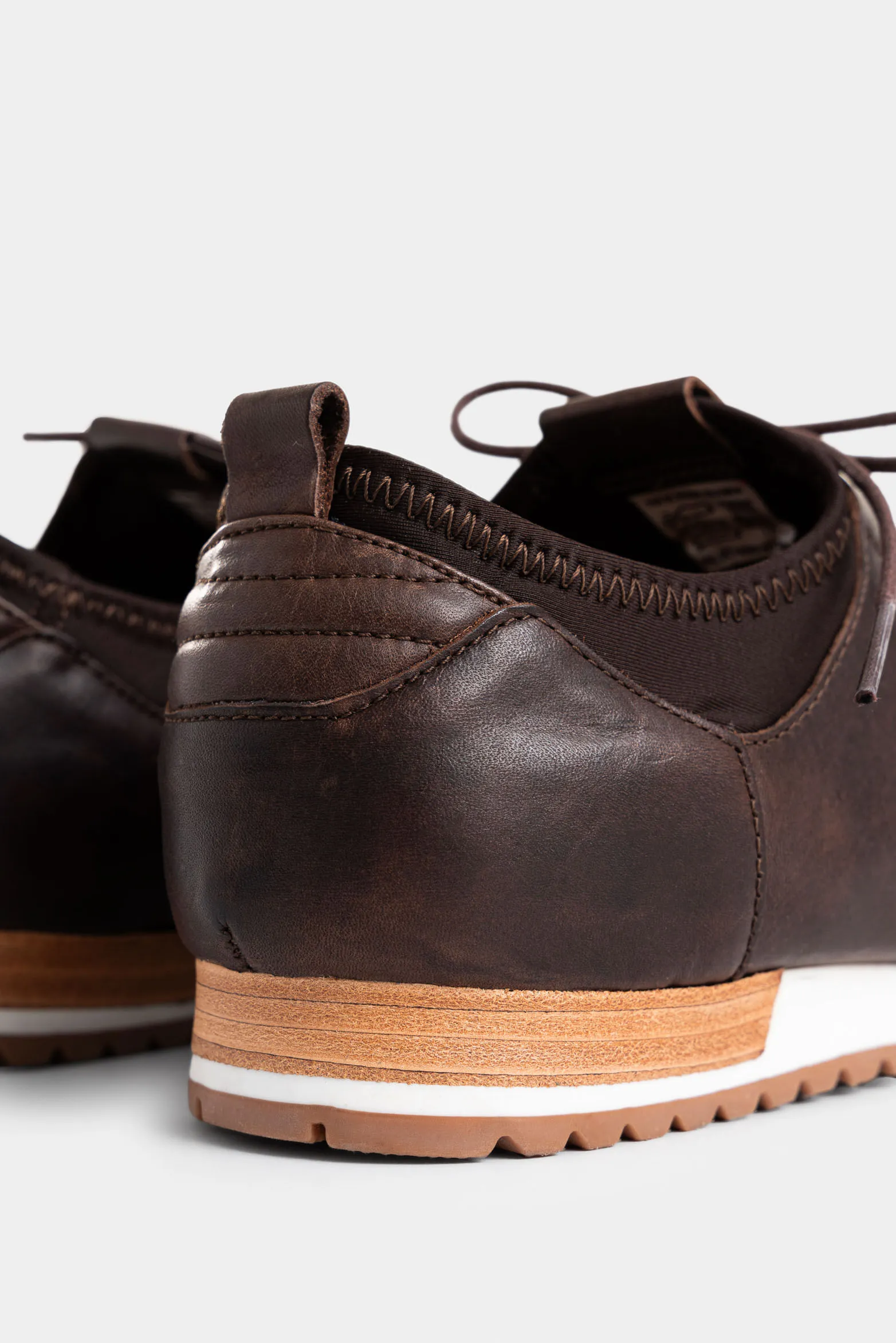 Tenis deportivos de cuero neopreno