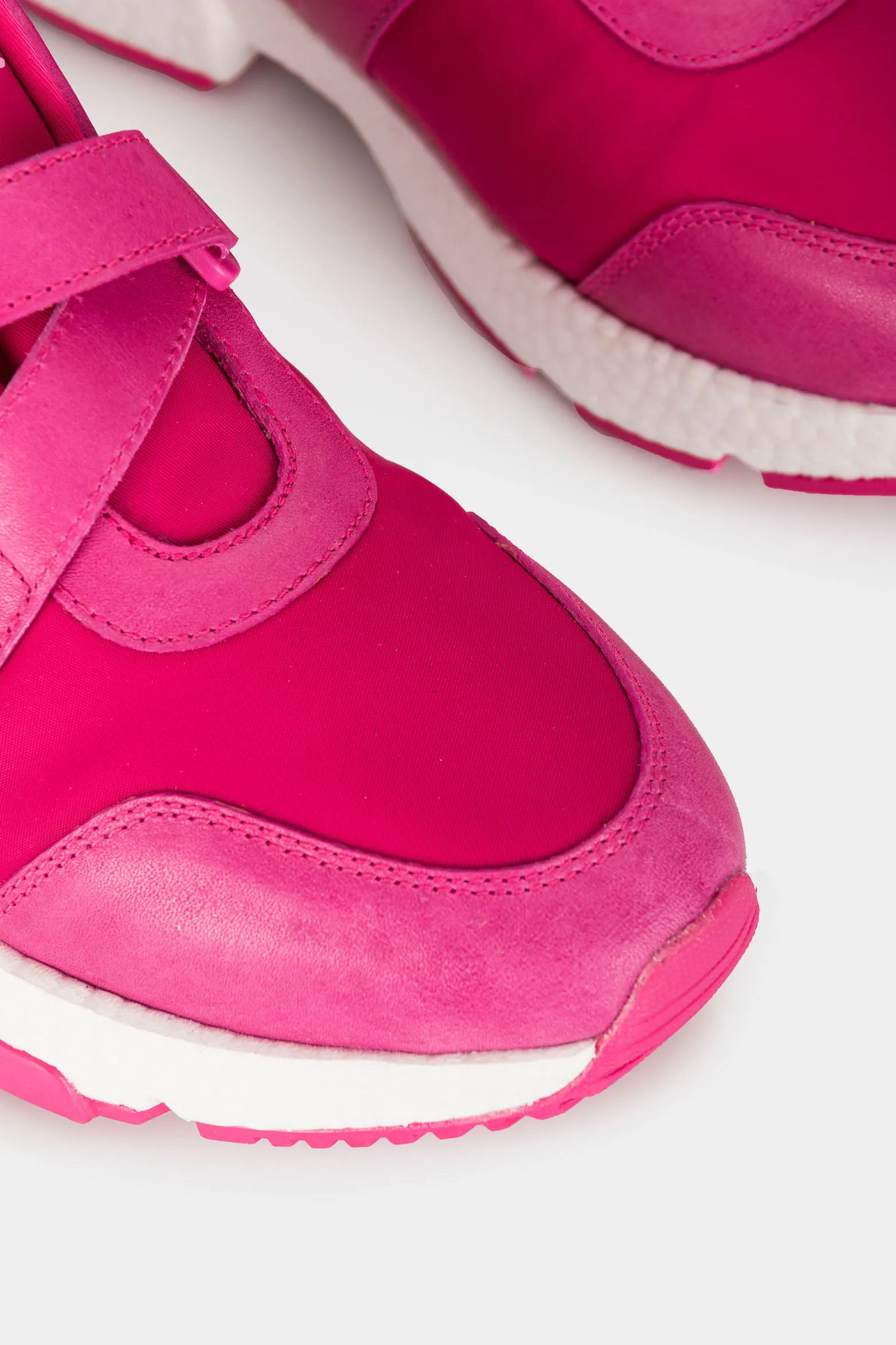 Tenis manzano de cuero y textil para mujer ajuste en velcro