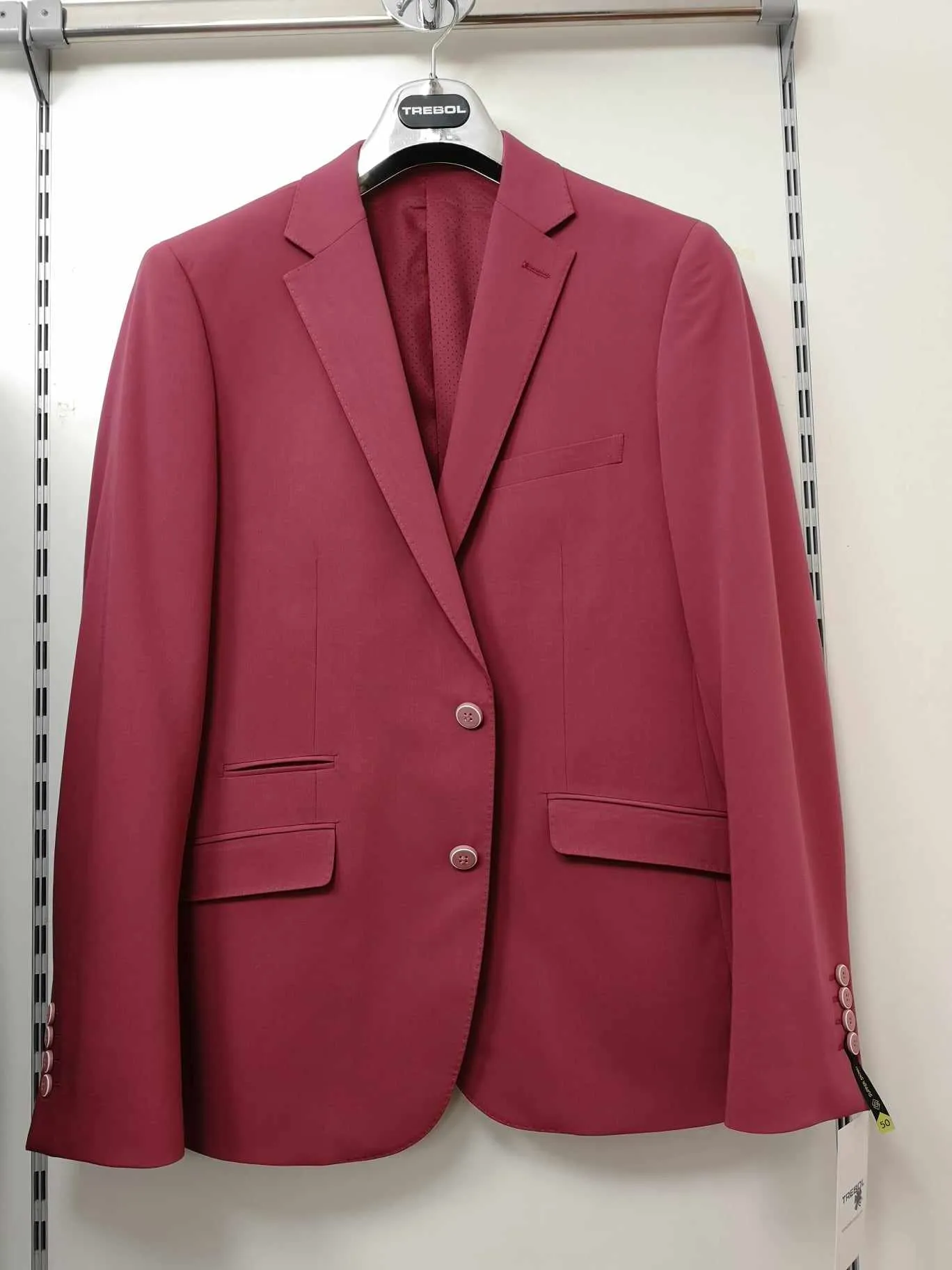 Traje hombre color rojizo