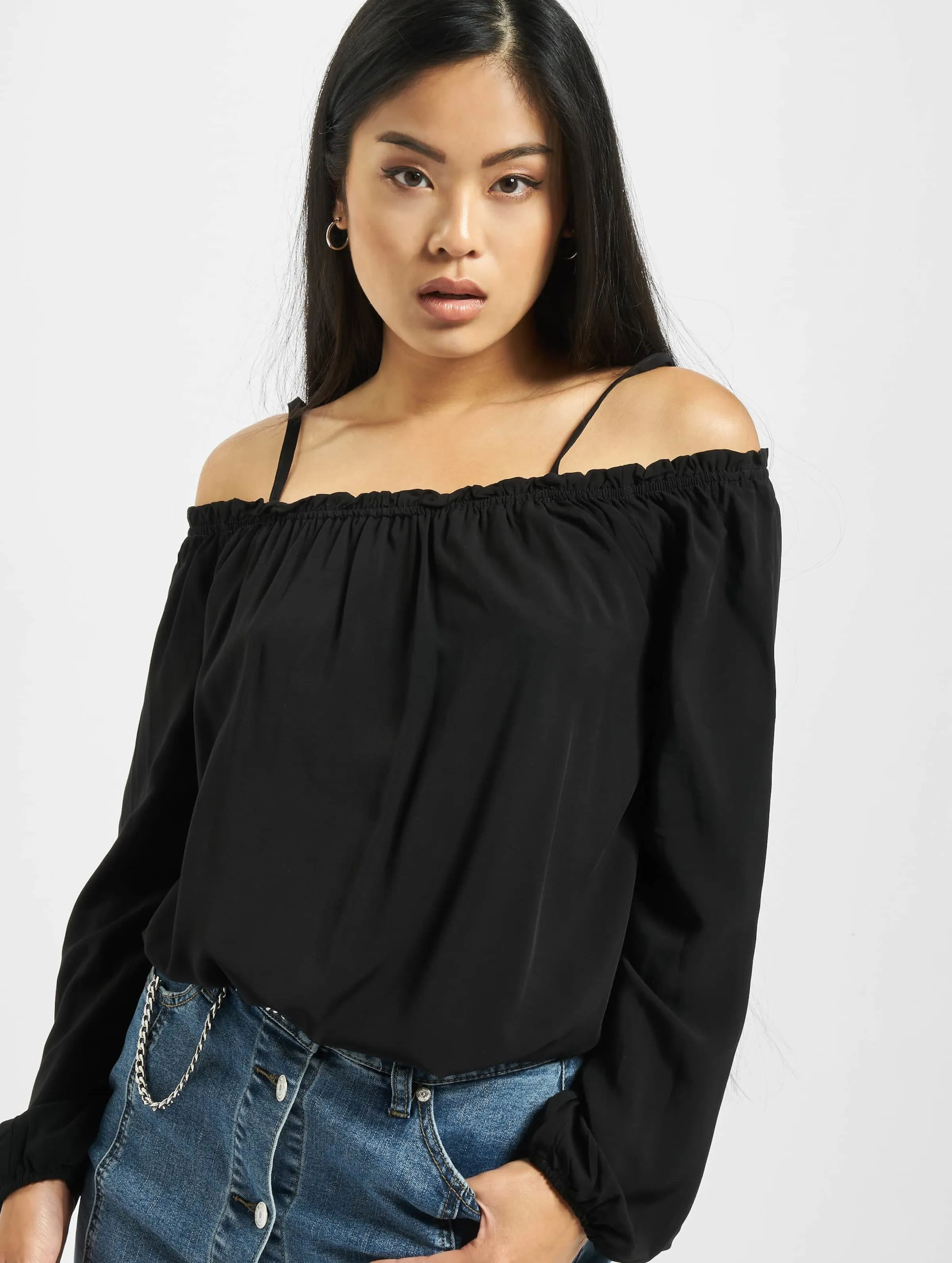 Urban Classics Cold Shoulder