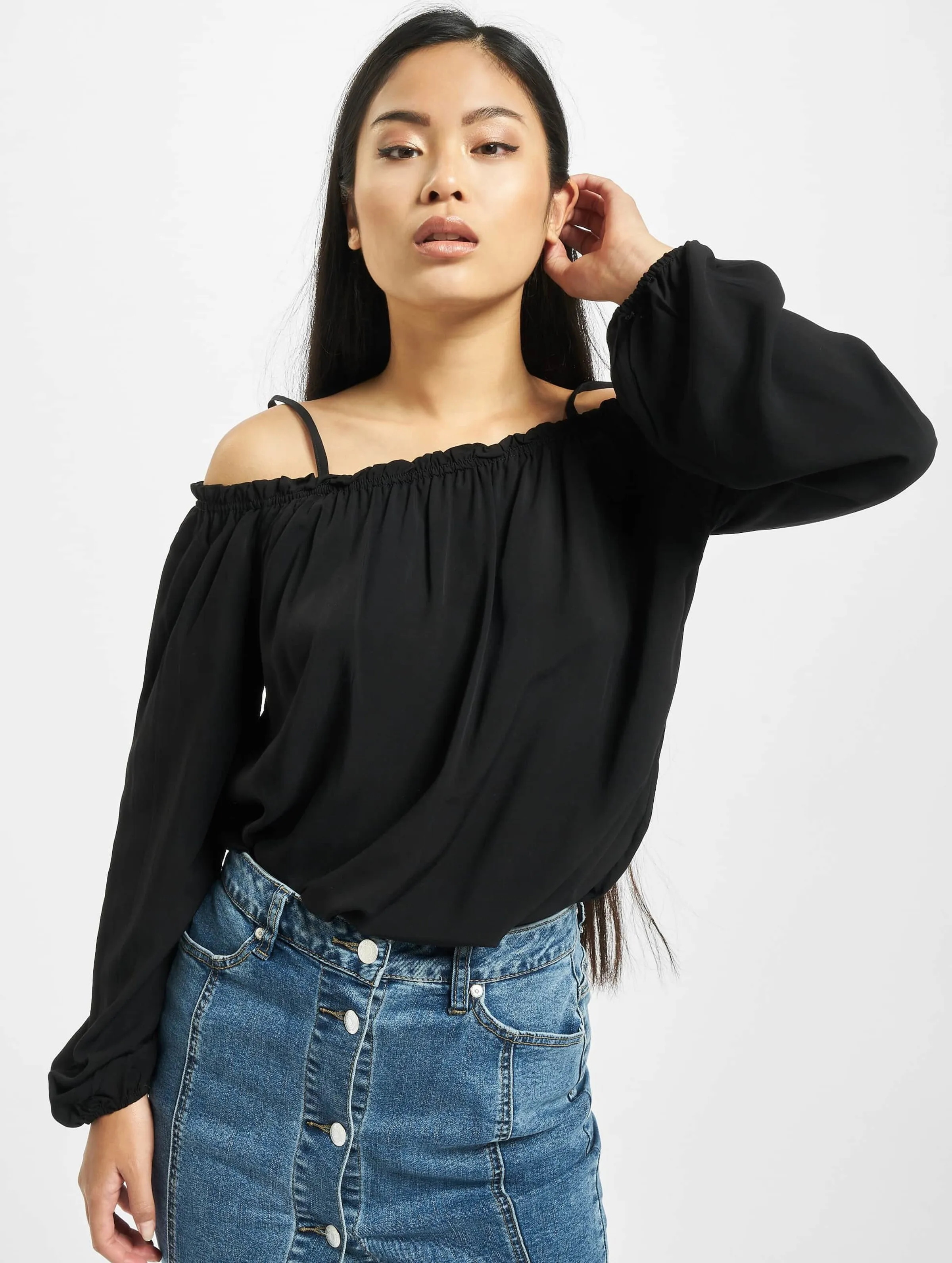 Urban Classics Cold Shoulder