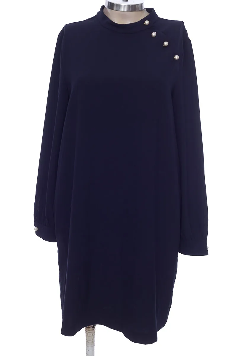 VESTIDO / ENTERIZO COLOR AZUL  ZARA