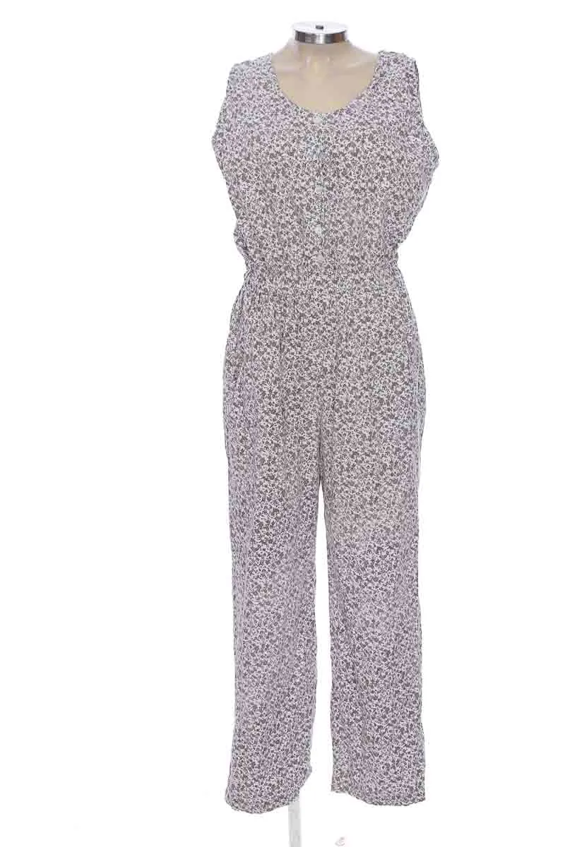 VESTIDO / ENTERIZO COLOR BLANCO  CLOSEANDO