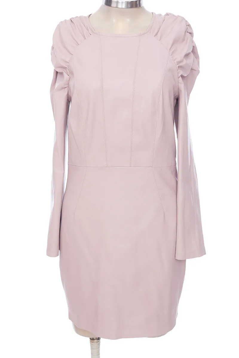 VESTIDO / ENTERIZO COLOR ROSADO  BERSHKA