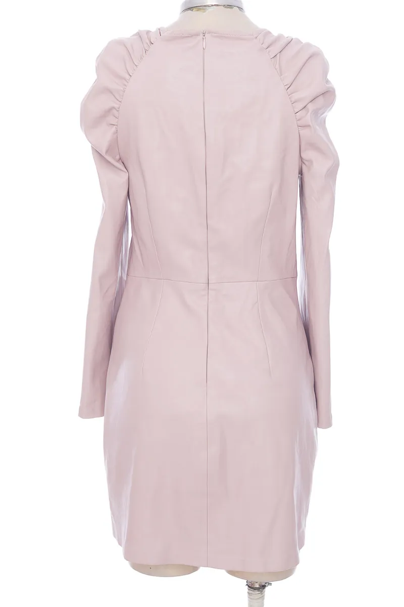 VESTIDO / ENTERIZO COLOR ROSADO  BERSHKA