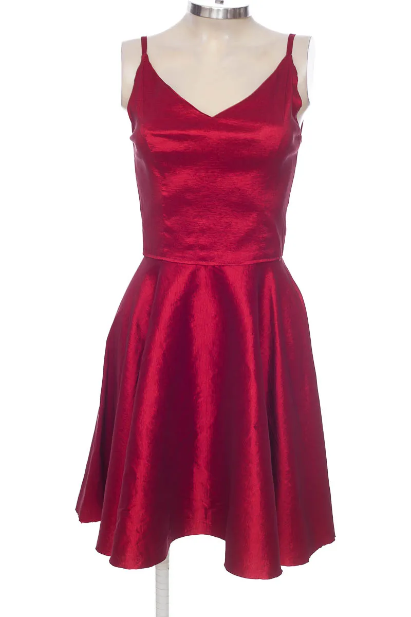 VESTIDO / ENTERIZO COLOR VINOTINTO  CLOSEANDO